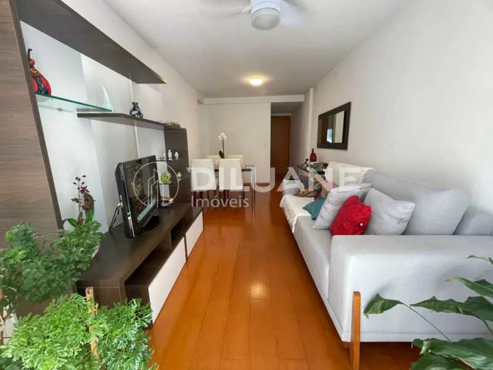 Apartamento à venda com 2 quartos, 79m² - Foto 3