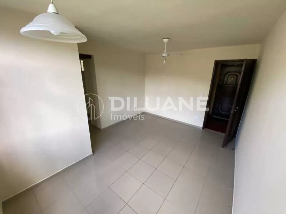 Apartamento à venda com 2 quartos, 50m² - Foto 2