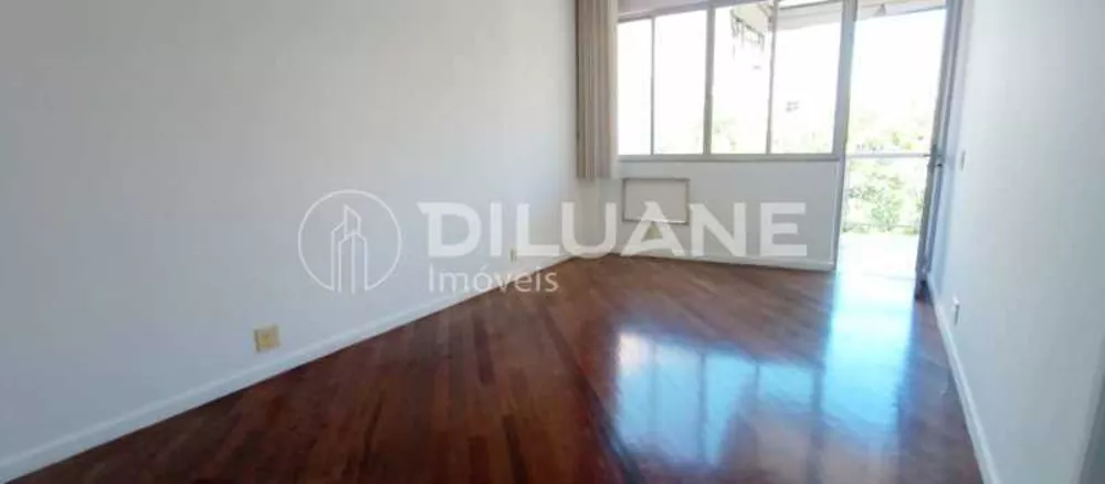 Apartamento à venda com 2 quartos, 78m² - Foto 4