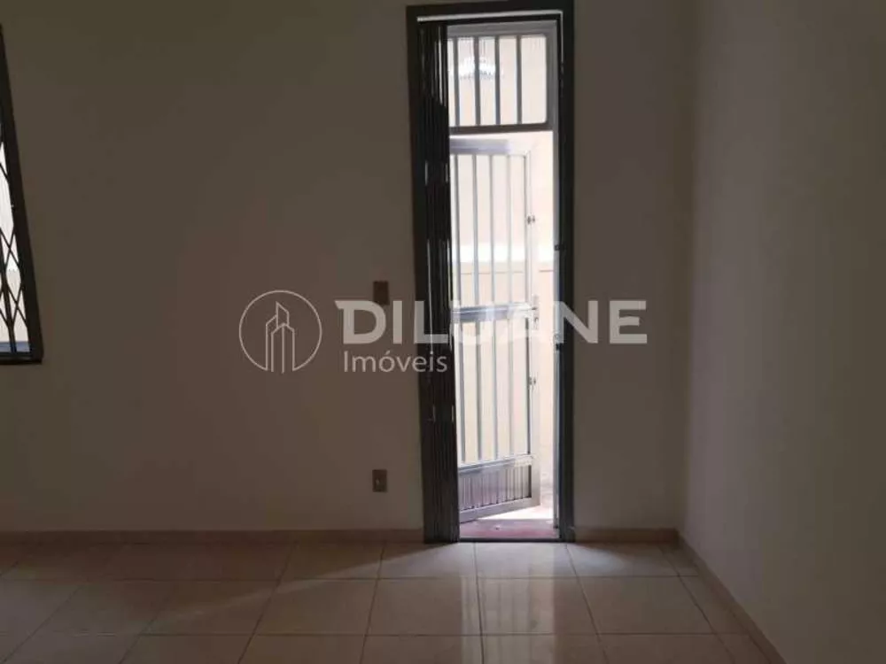 Apartamento à venda com 2 quartos, 70m² - Foto 1