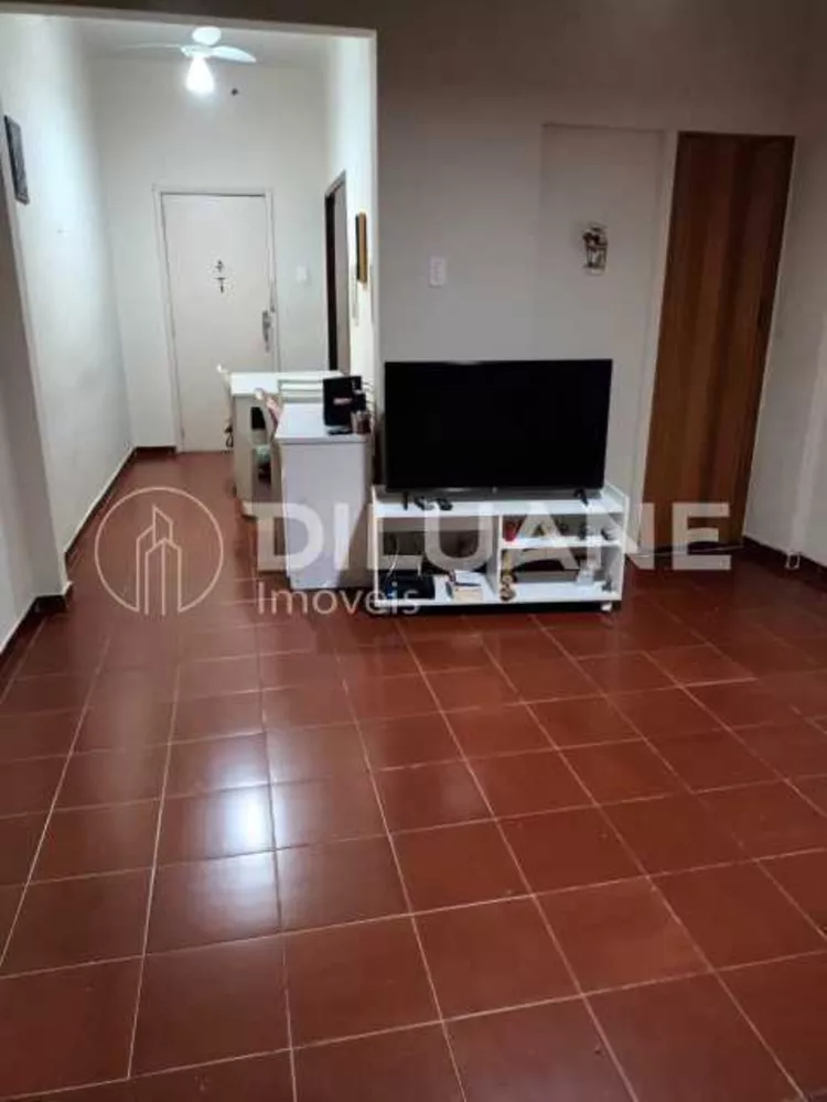 Apartamento à venda com 1 quarto, 50m² - Foto 1