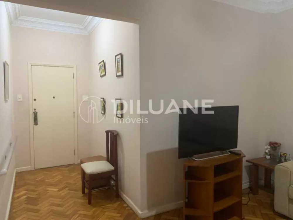 Apartamento à venda com 3 quartos, 121m² - Foto 2