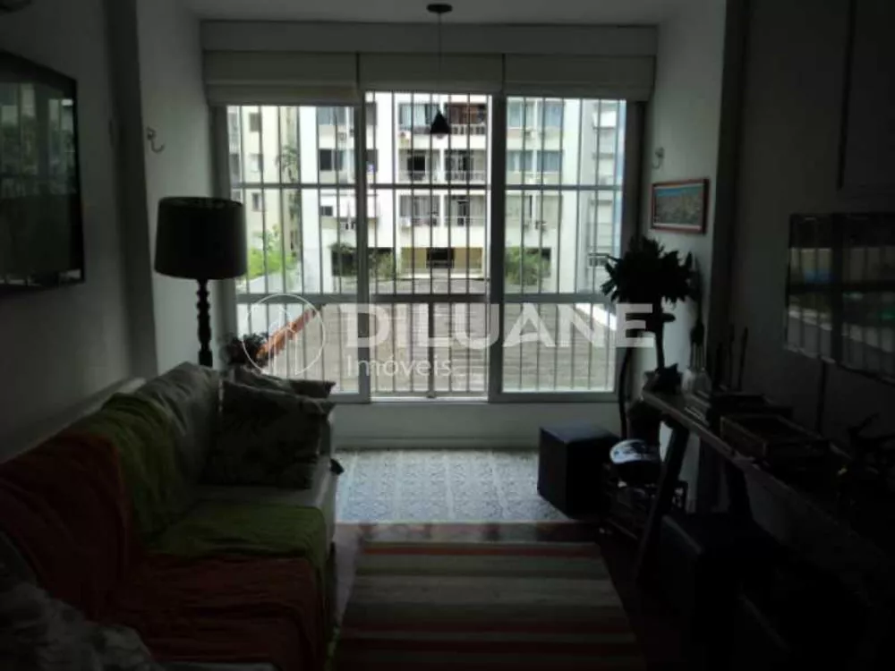 Apartamento à venda com 2 quartos, 90m² - Foto 2