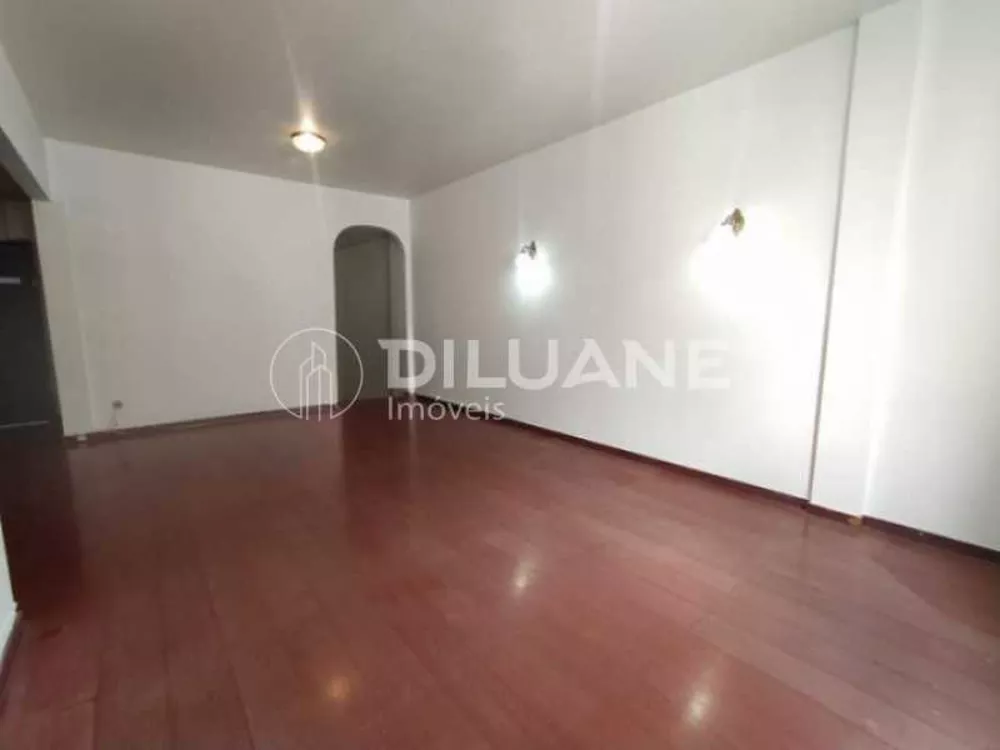 Apartamento à venda com 4 quartos, 188m² - Foto 2