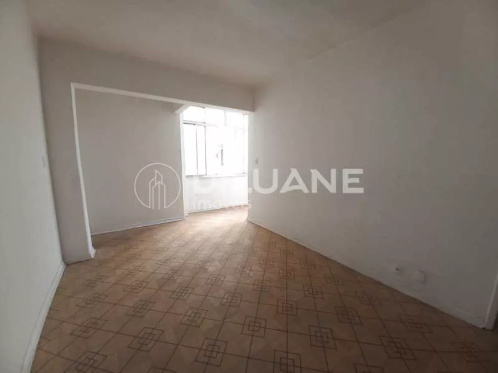 Apartamento à venda com 3 quartos, 115m² - Foto 3