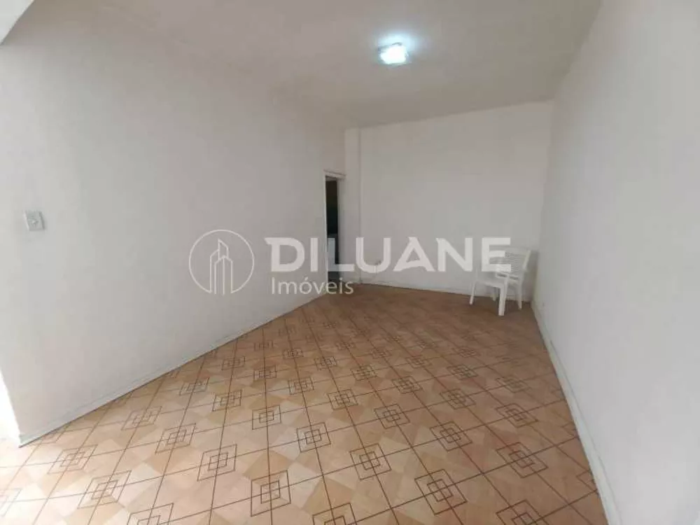 Apartamento à venda com 3 quartos, 115m² - Foto 1