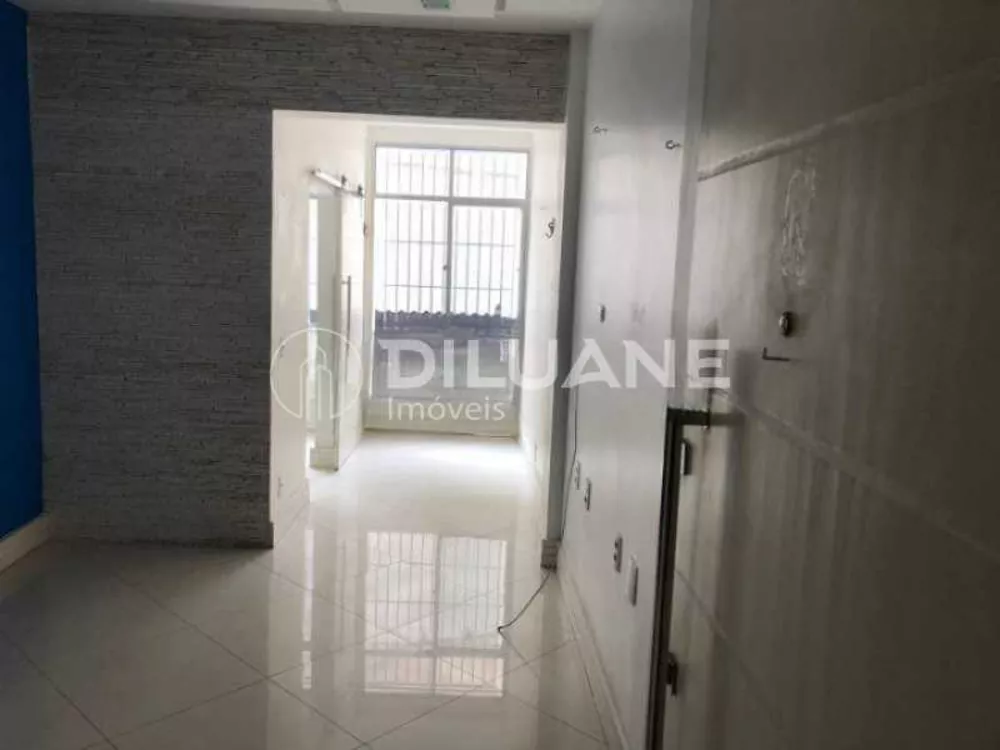 Apartamento à venda com 2 quartos, 80m² - Foto 2