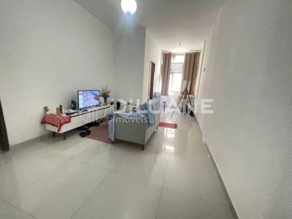 Apartamento à venda com 2 quartos, 80m² - Foto 2