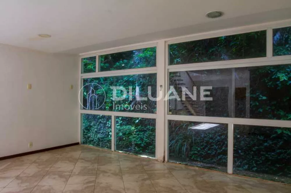 Cobertura, 3 quartos, 210 m² - Foto 2