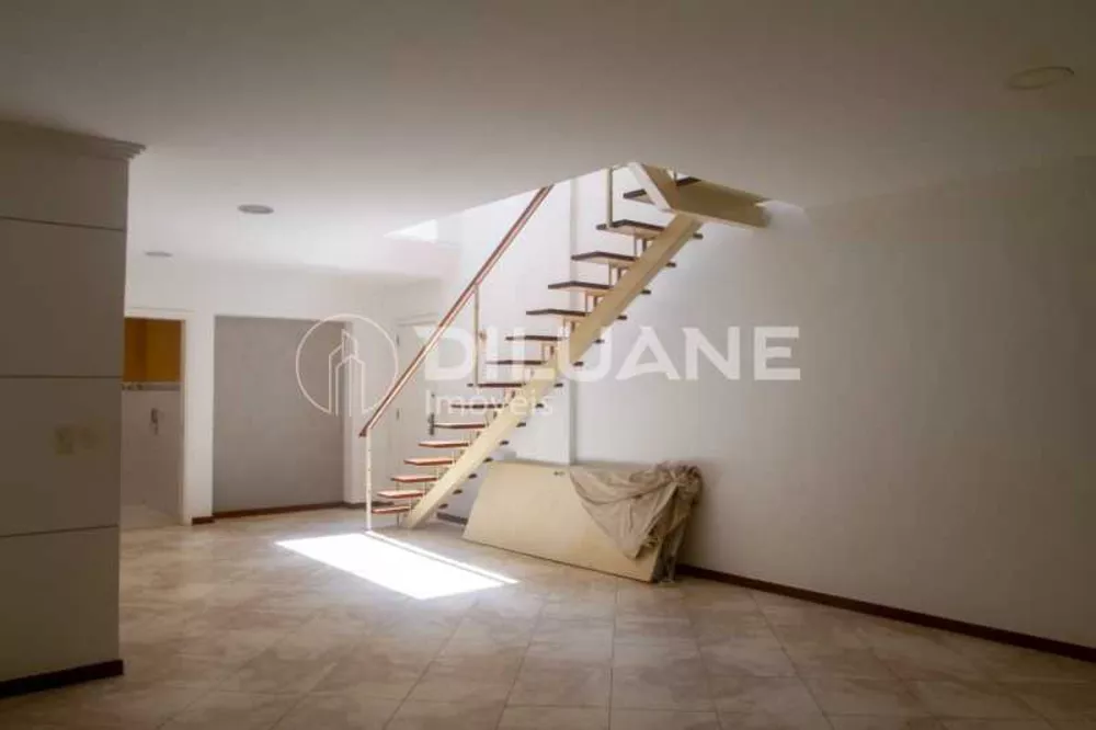Cobertura, 3 quartos, 210 m² - Foto 4