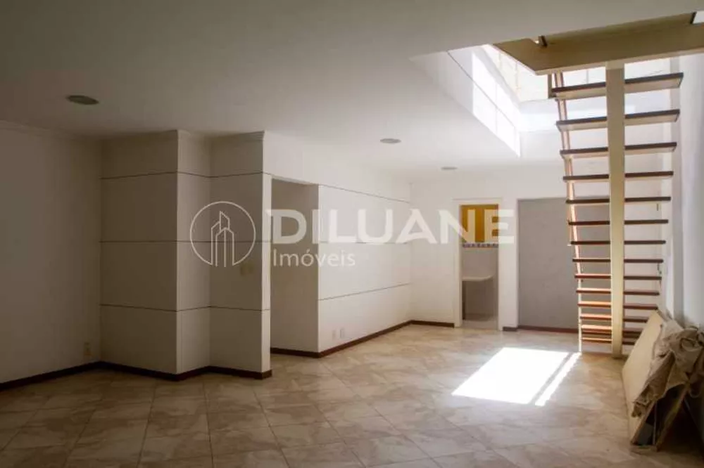 Cobertura, 3 quartos, 210 m² - Foto 3