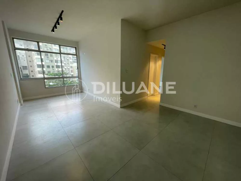 Apartamento à venda com 3 quartos, 100m² - Foto 1