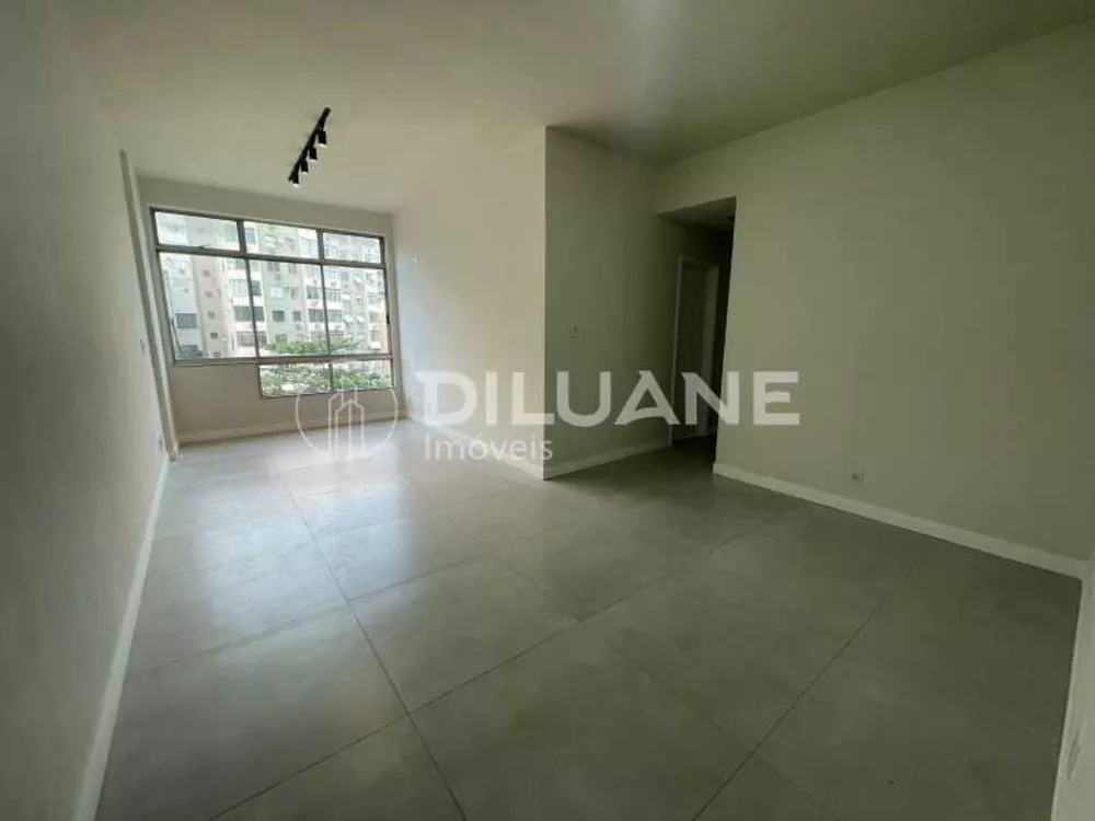 Apartamento à venda com 3 quartos, 100m² - Foto 2