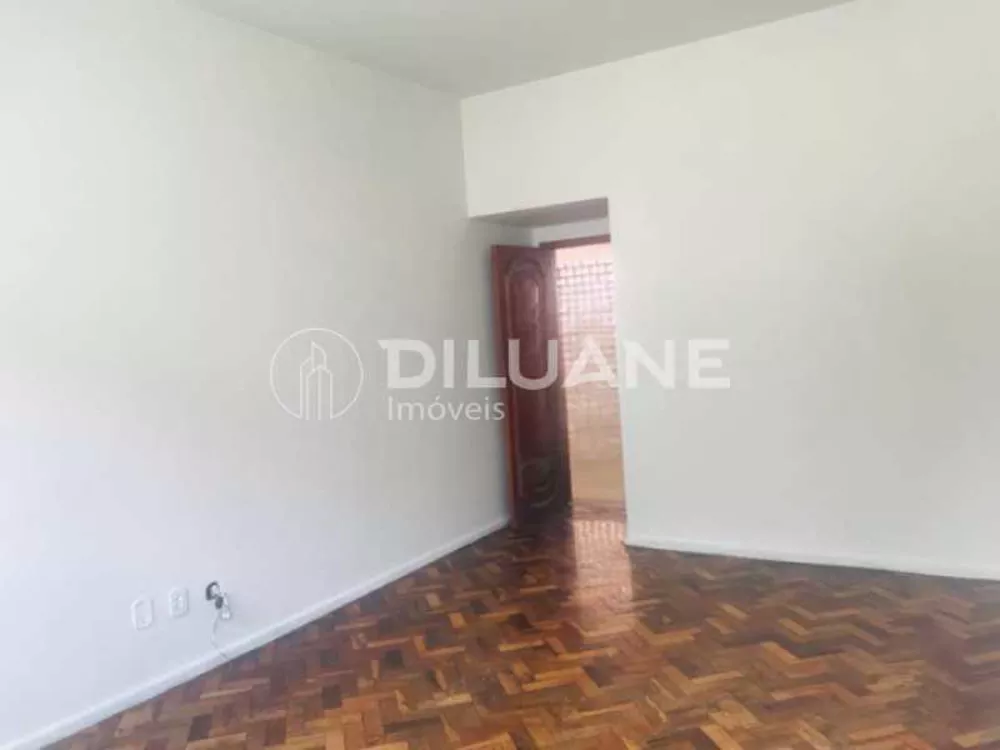 Apartamento à venda com 3 quartos, 94m² - Foto 10