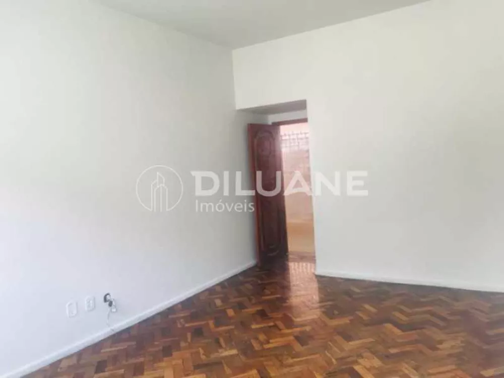 Apartamento à venda com 3 quartos, 94m² - Foto 11