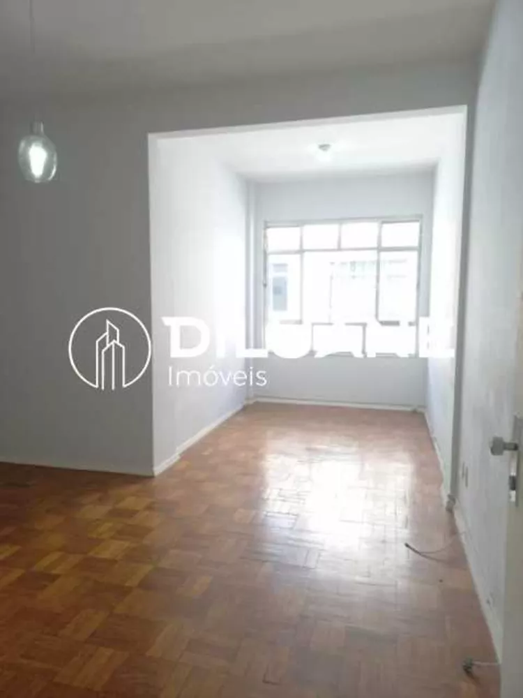 Apartamento à venda com 2 quartos, 70m² - Foto 2