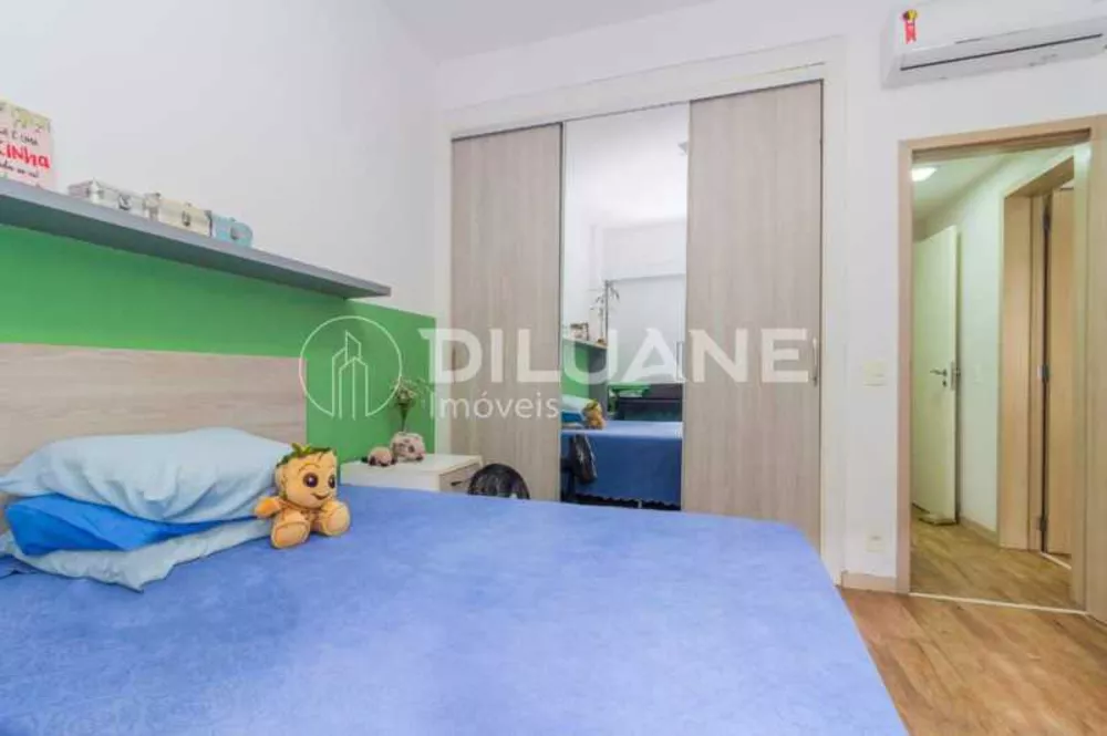 Apartamento à venda com 3 quartos, 153m² - Foto 2