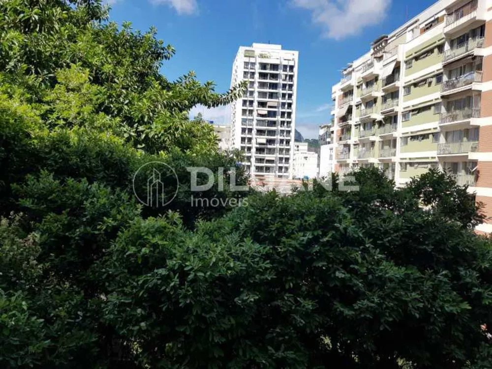 Apartamento à venda com 3 quartos, 105m² - Foto 2