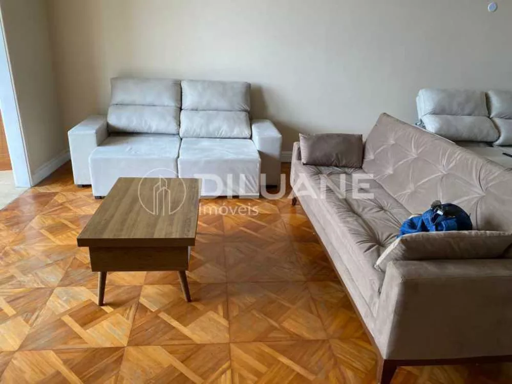 Apartamento à venda com 4 quartos, 236m² - Foto 2