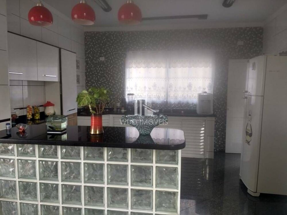 Casa, 4 quartos, 274 m² - Foto 1