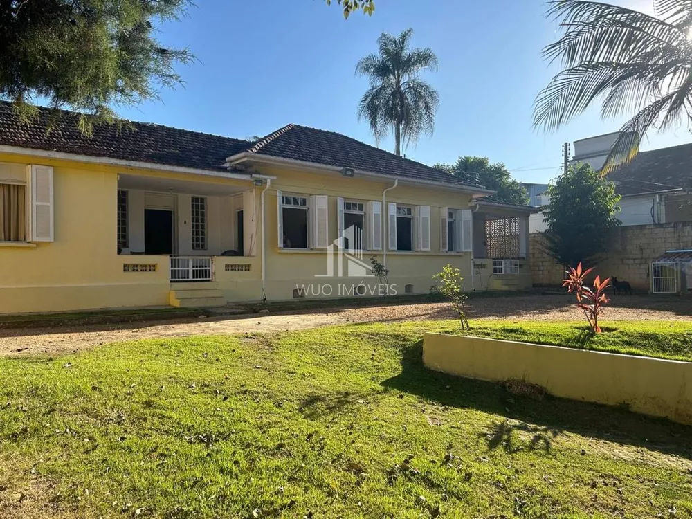 Casa à venda com 4 quartos, 430m² - Foto 1