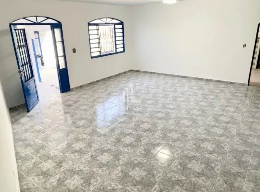 Casa para alugar com 3 quartos, 165m² - Foto 1