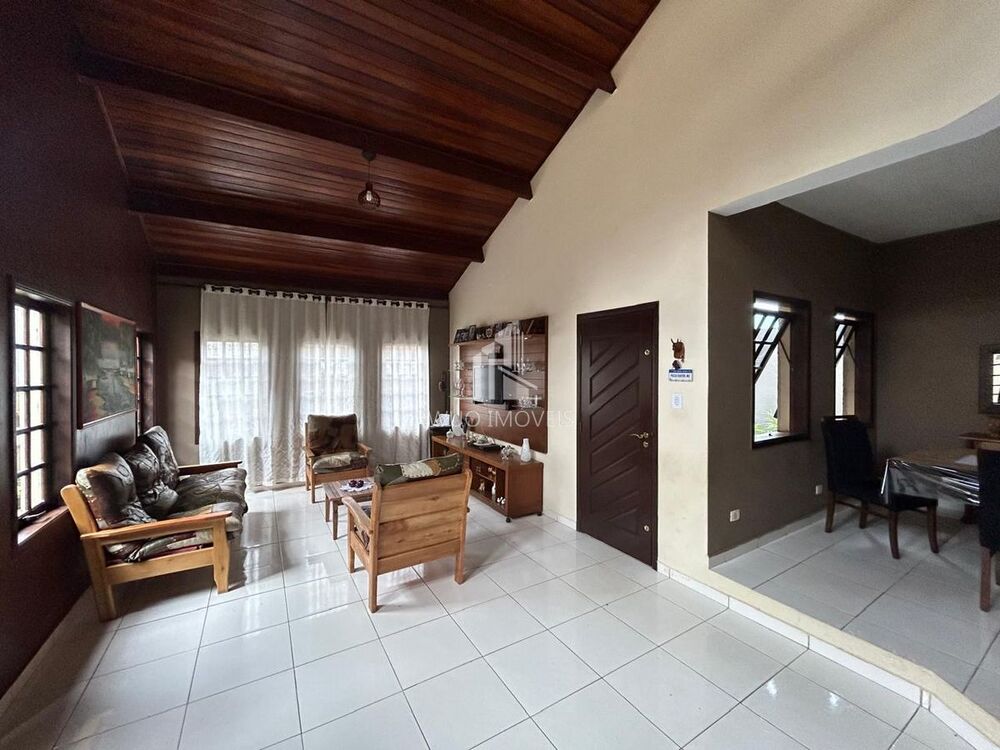 Sobrado à venda com 3 quartos, 242m² - Foto 2