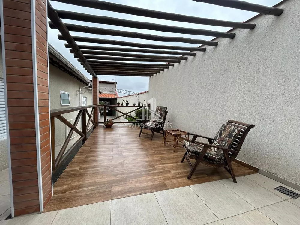 Casa à venda com 2 quartos, 145m² - Foto 2