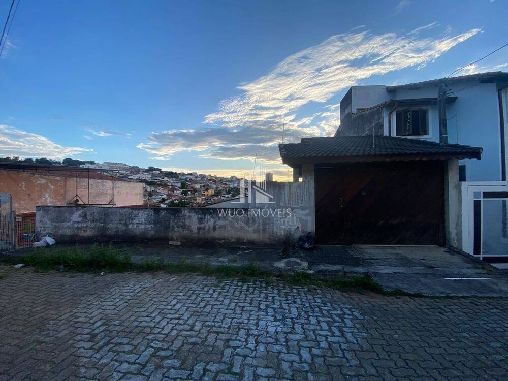 Casa à venda com 4 quartos, 445m² - Foto 1