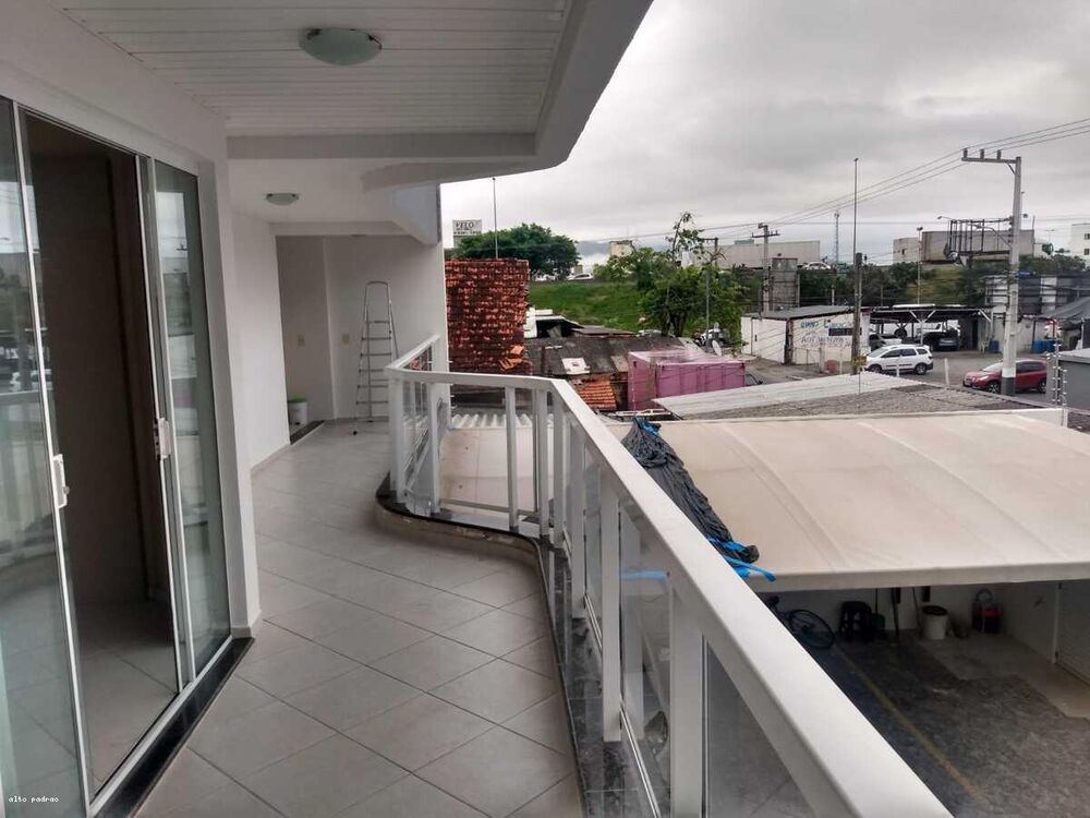 Apartamento para alugar com 3 quartos, 128m² - Foto 11