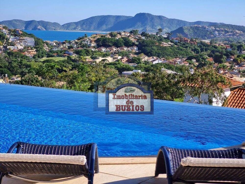Casa à venda com 4 quartos, 217m² - Foto 1