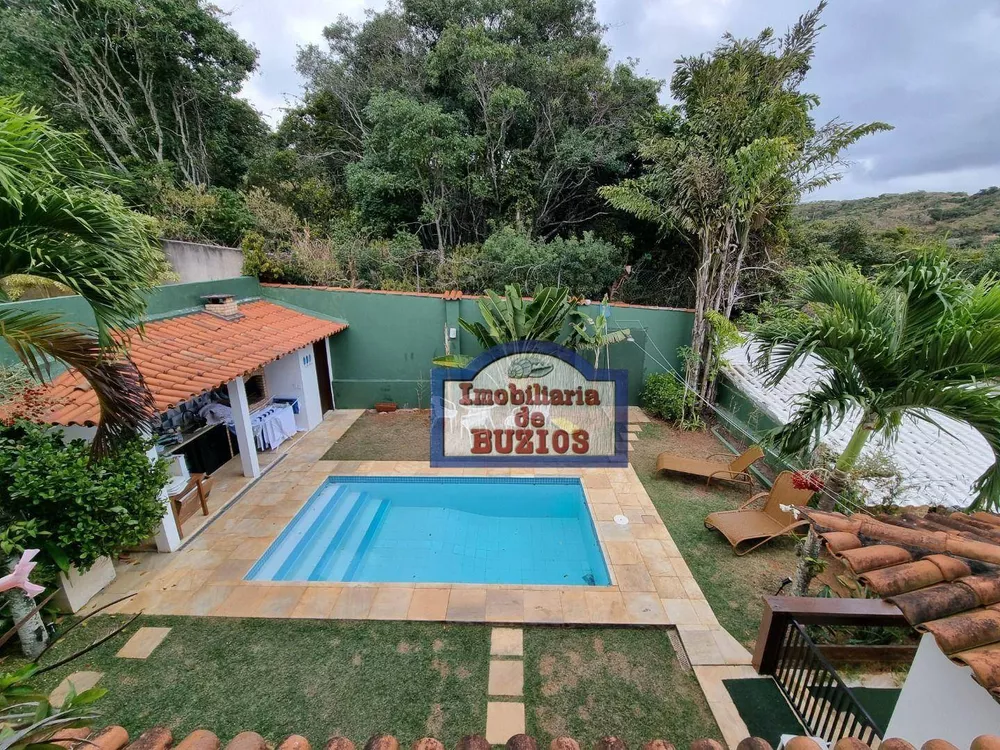 Casa de Condomínio para alugar com 4 quartos, 150m² - Foto 1