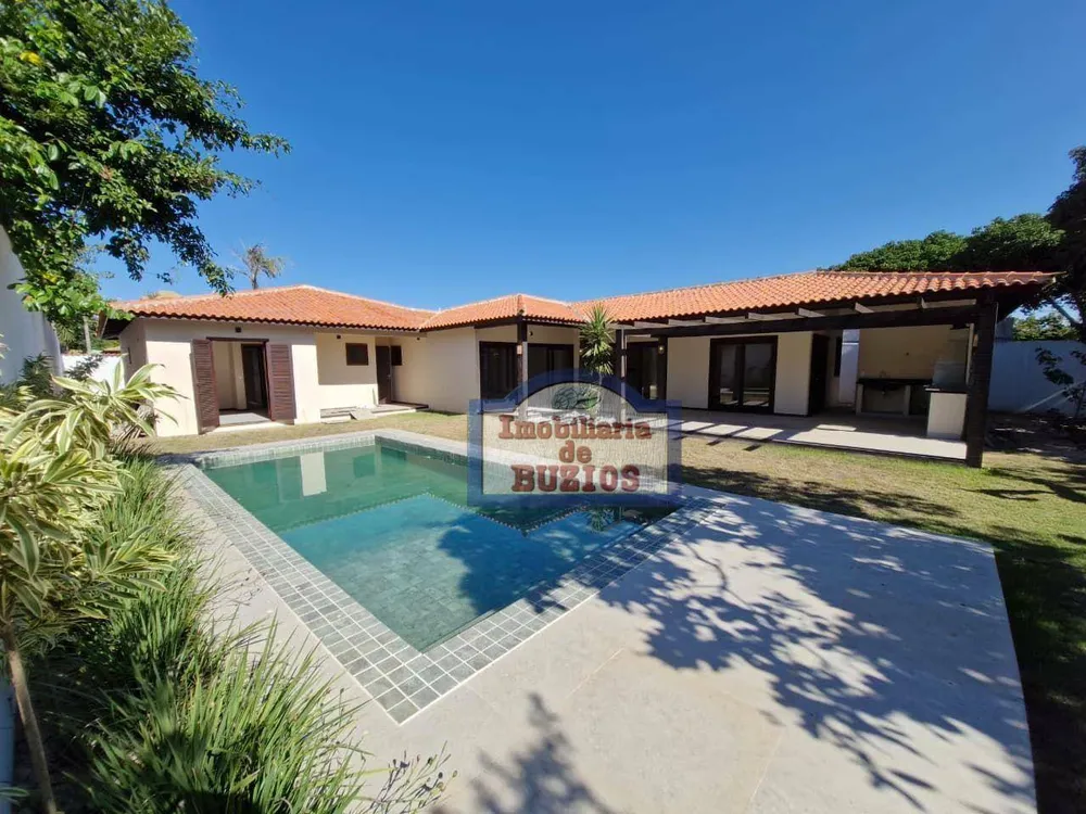 Casa, 4 quartos, 245 m² - Foto 1