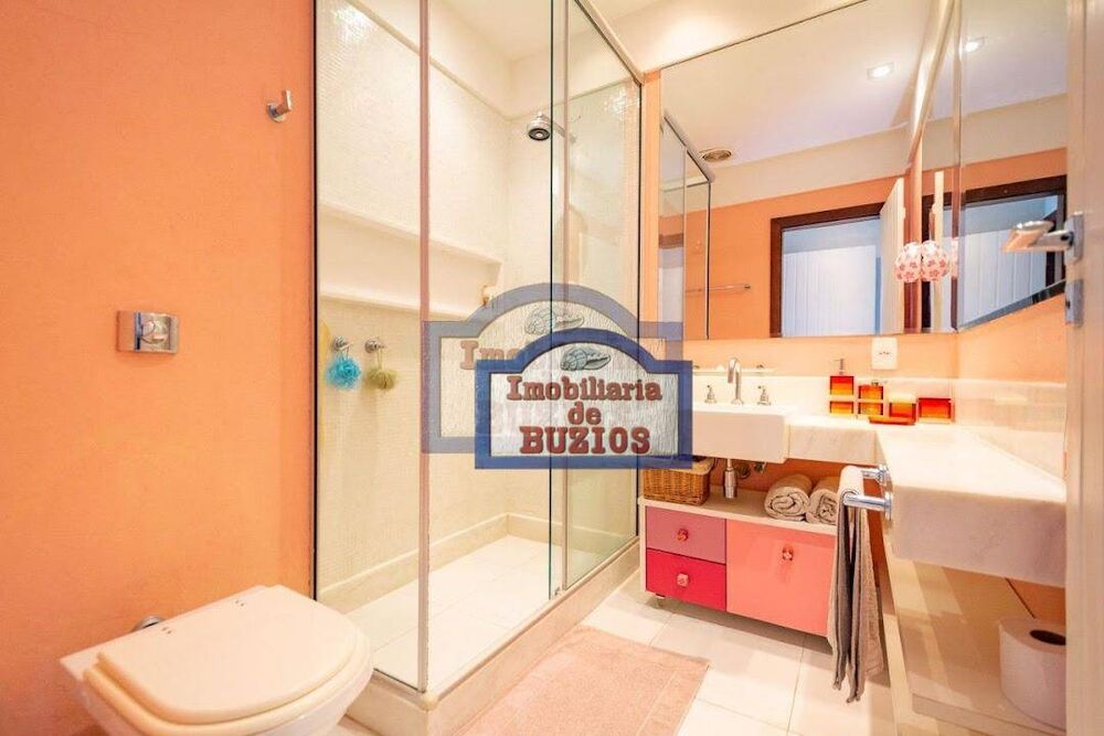 Casa de Condomínio para alugar com 5 quartos, 250m² - Foto 3