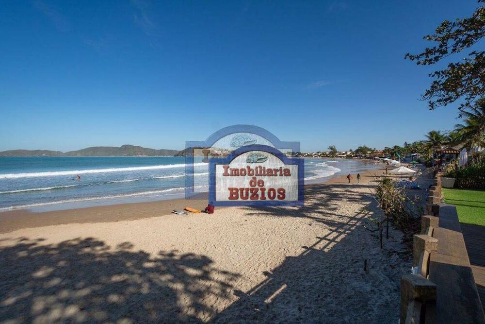 Casa de Condomínio para alugar com 5 quartos, 250m² - Foto 1