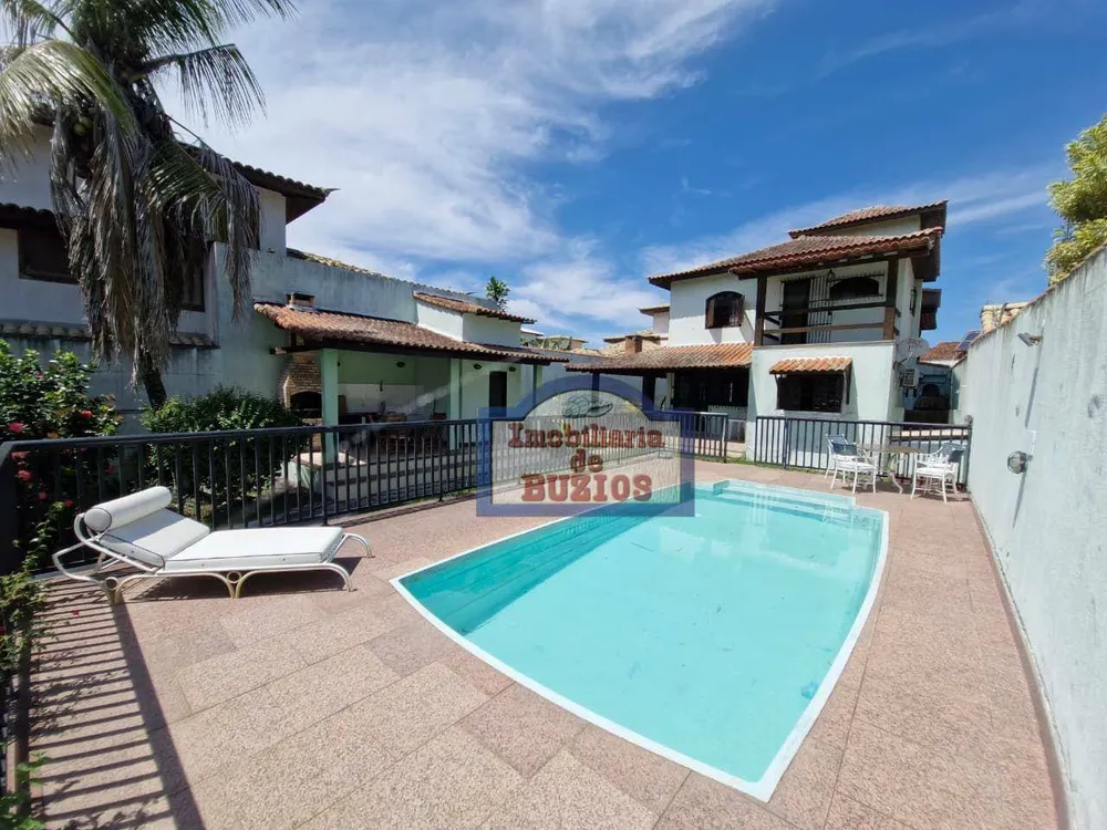 Casa, 4 quartos, 250 m² - Foto 1