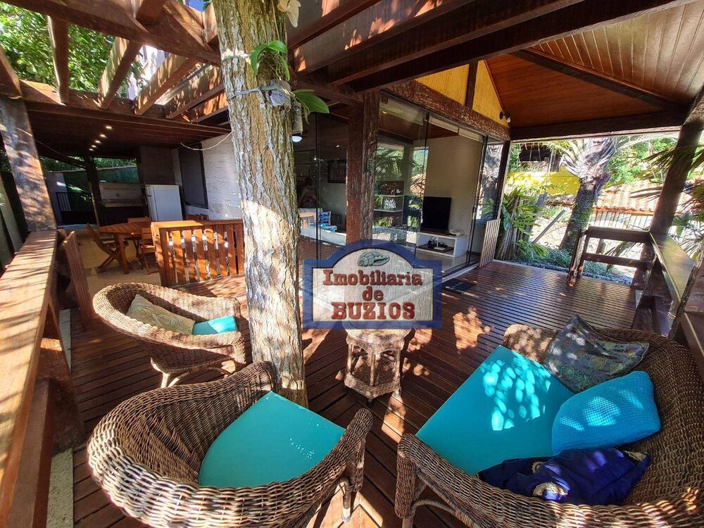 Casa de Condomínio à venda com 4 quartos, 200m² - Foto 2