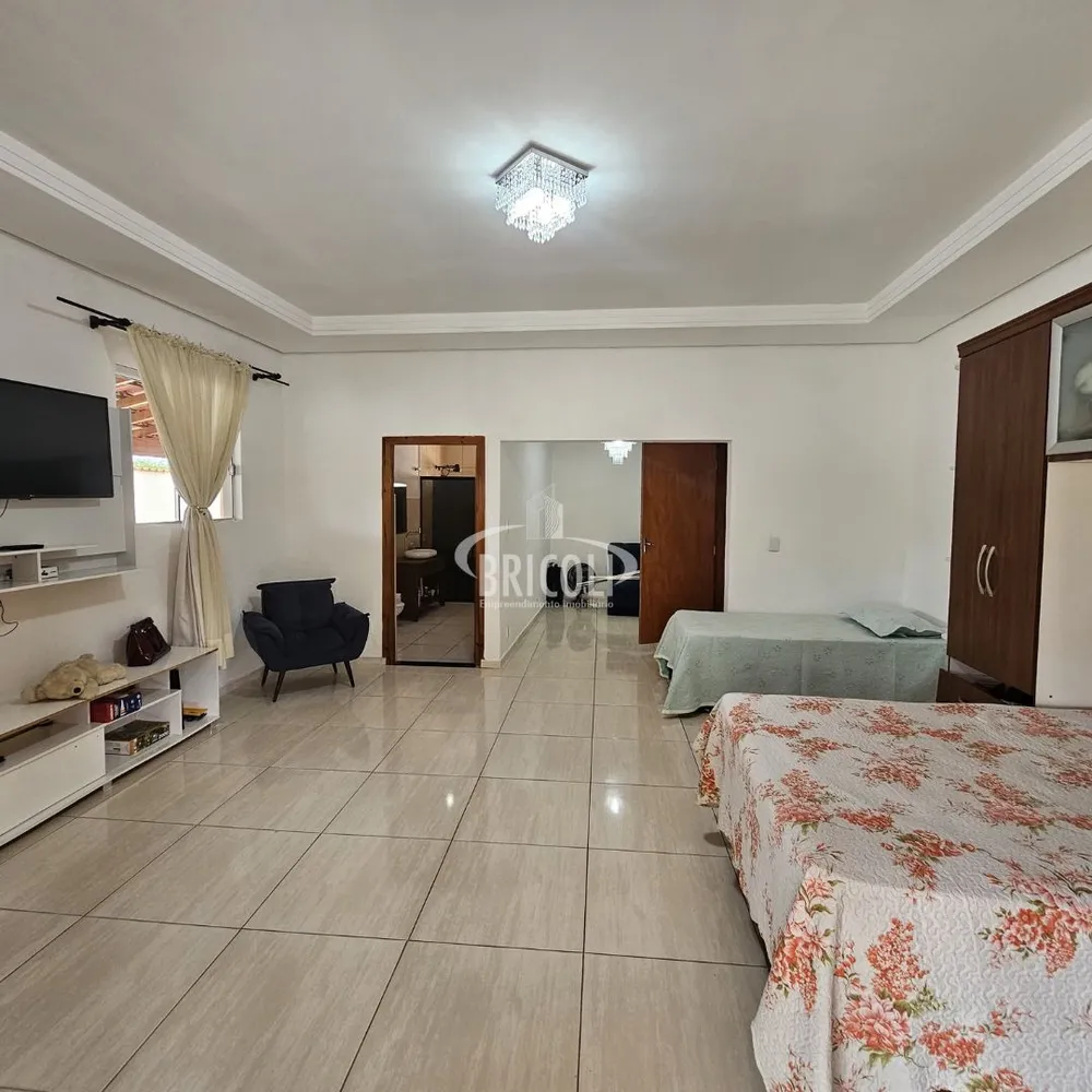 Casa, 3 quartos, 1040 m² - Foto 3