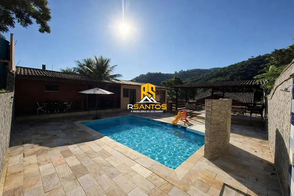 Casa, 5 quartos, 323 m² - Foto 2