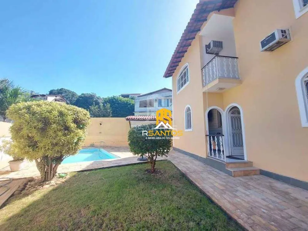 Casa, 4 quartos, 272 m² - Foto 1