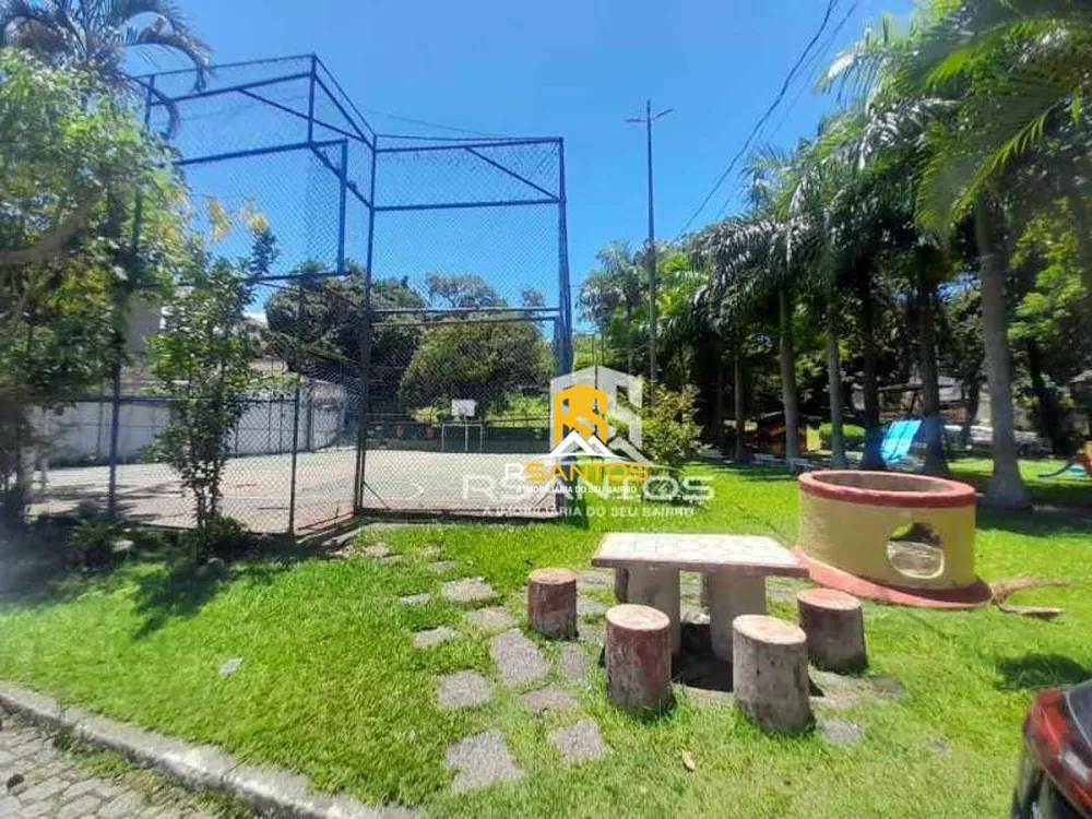 Casa, 5 quartos, 220 m² - Foto 1