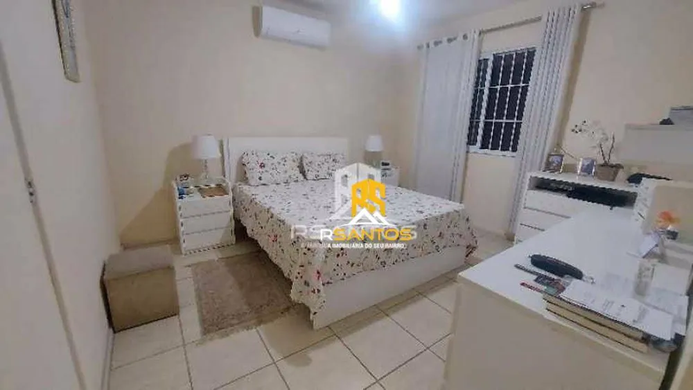 Casa, 3 quartos, 241 m² - Foto 1