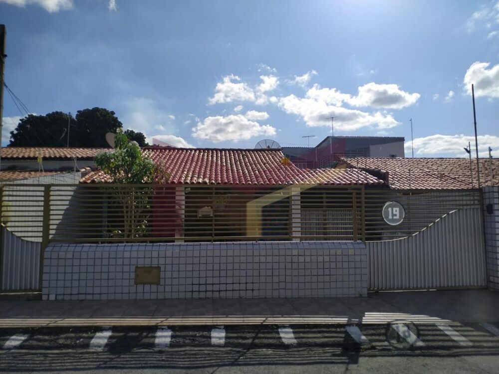 Casa, 4 quartos, 148 m² - Foto 1