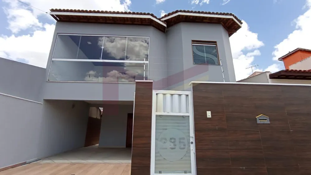 Casa, 4 quartos, 200 m² - Foto 1