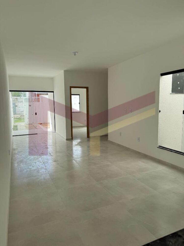 Casa à venda com 2 quartos, 68m² - Foto 2