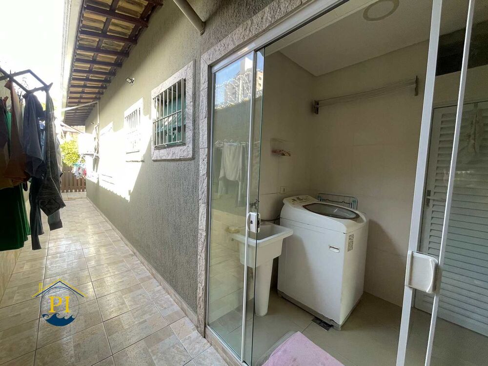 Casa, 4 quartos, 223 m² - Foto 2