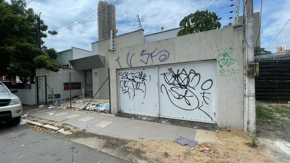 Casa, 10 quartos, 247 m² - Foto 2