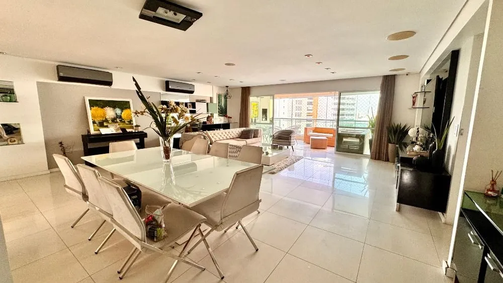 Apartamento, 3 quartos, 210 m² - Foto 1