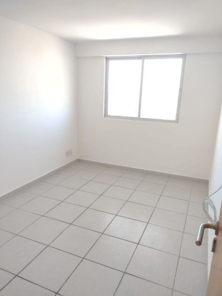 Apartamento à venda com 3 quartos, 95m² - Foto 2