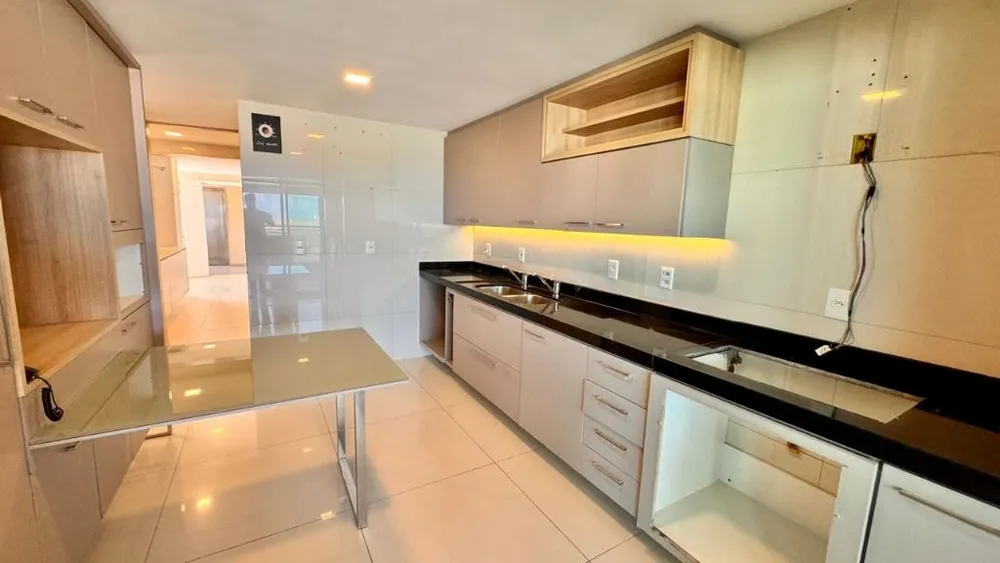 Apartamento, 4 quartos, 245 m² - Foto 2